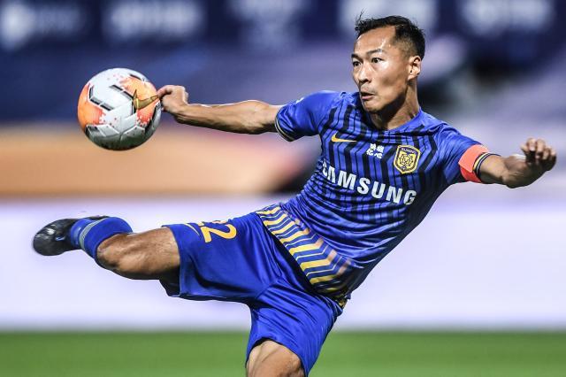 沪媒:阿德里安加盟无悬念 中场升级解崔康熙心病